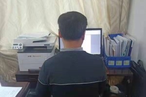 湖南警察谢军 一个不平凡的背影
